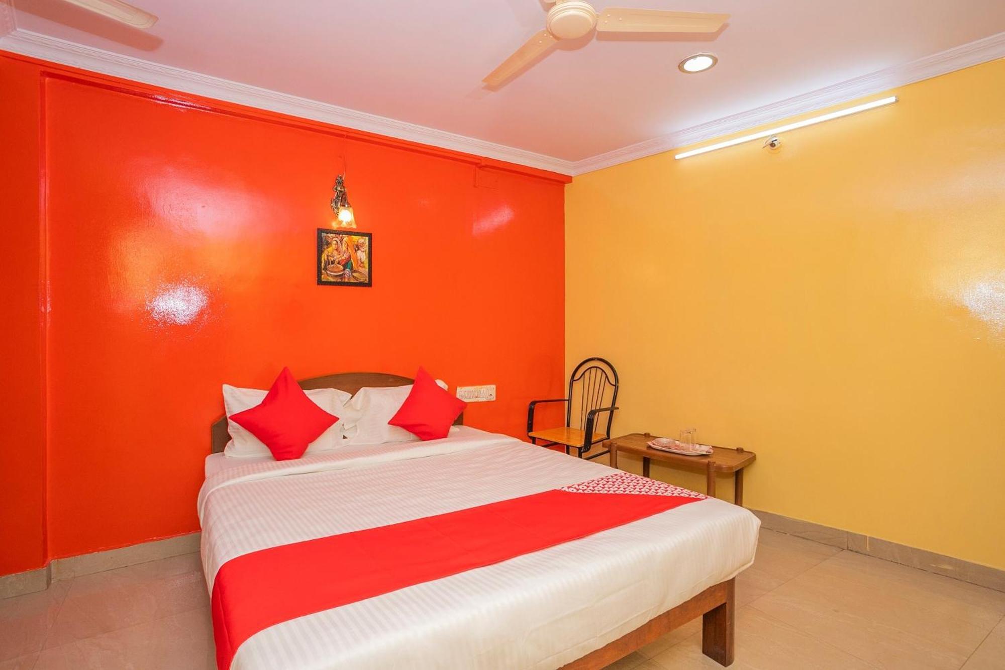 Hotel O Royal Inn Near Iskcon Temple Bangalore Esterno foto
